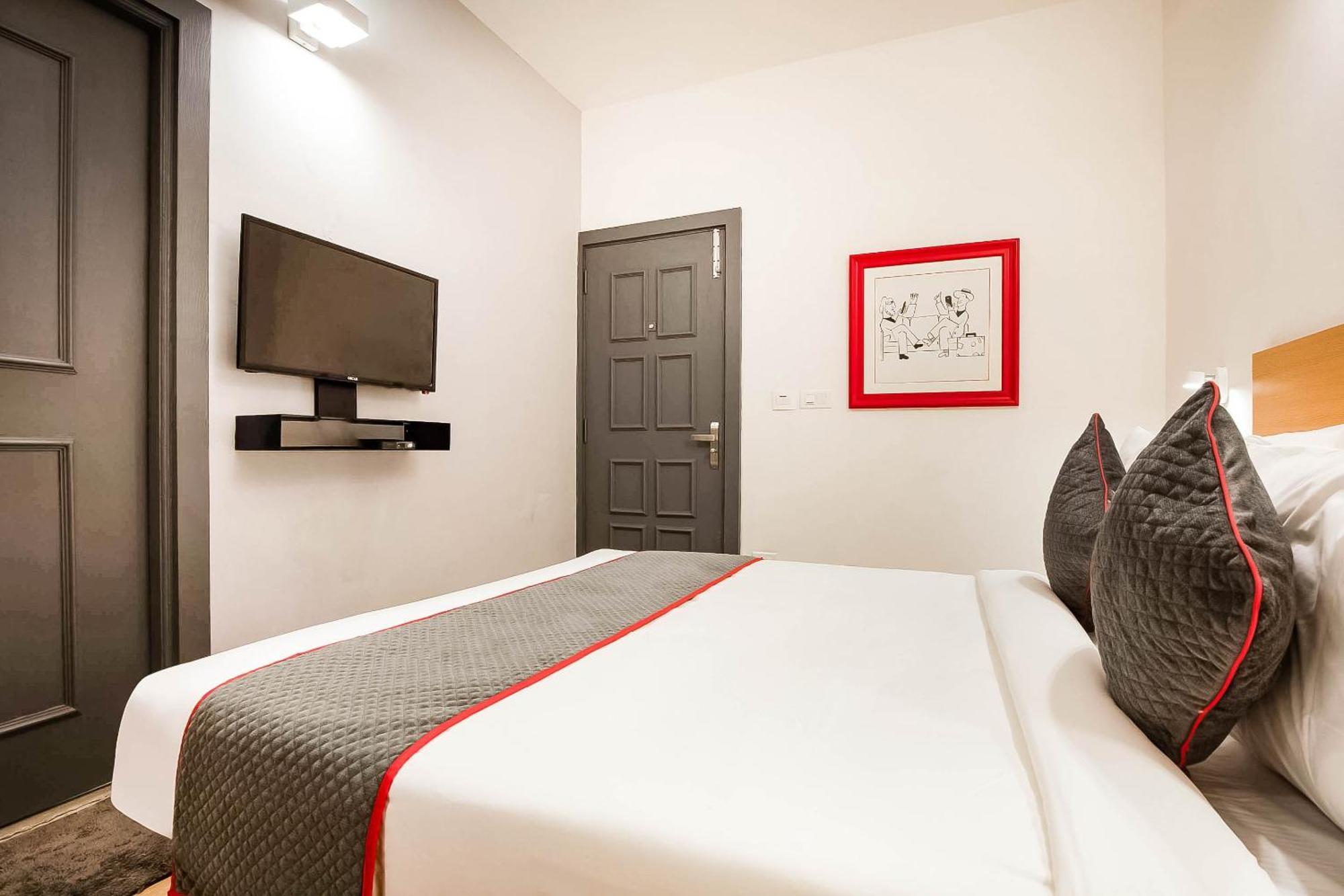 Super Townhouse Lords Inn Regency Manglia Exterior photo